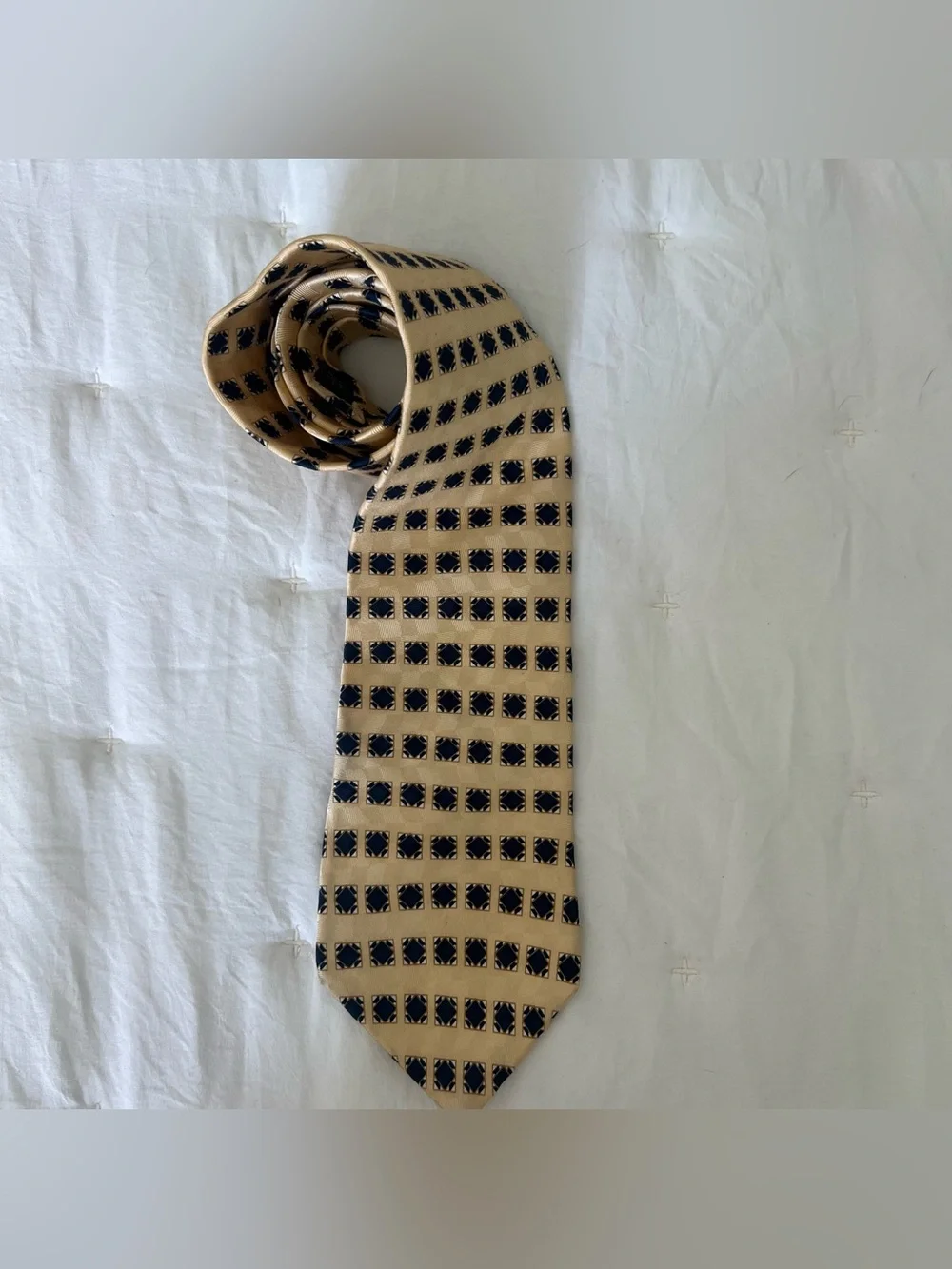 NEO Bill Blass Vintage Necktie 100% Silk